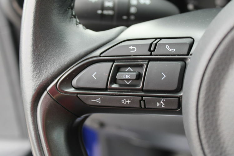 Toyota Yaris 1.5 HYBRID F-vat Comfort Salon Polska Kamera zdjęcie 15