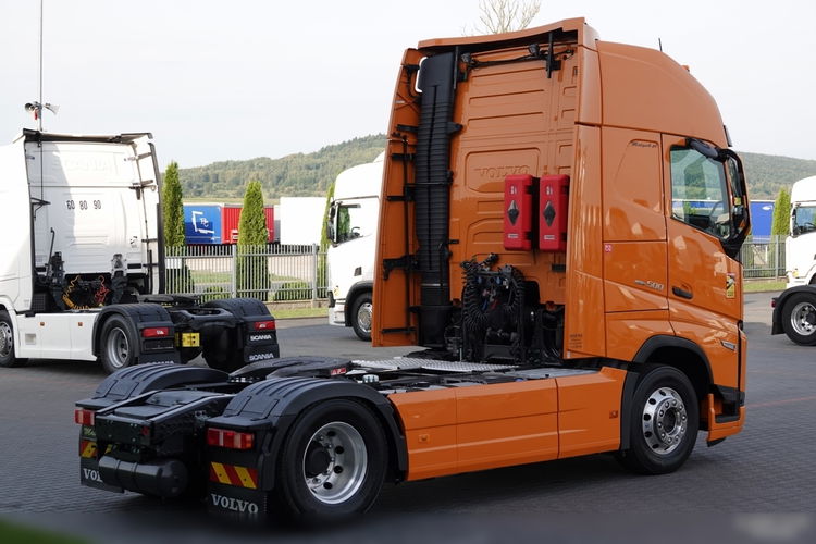Volvo FH 500 / XXL / PEŁNY ADR / KLIMA POSTOJOWA / ALUSY / SALON POLSKA / PO ZŁOTYM KONTRAKCIE SERWISOWYM zdjęcie 9