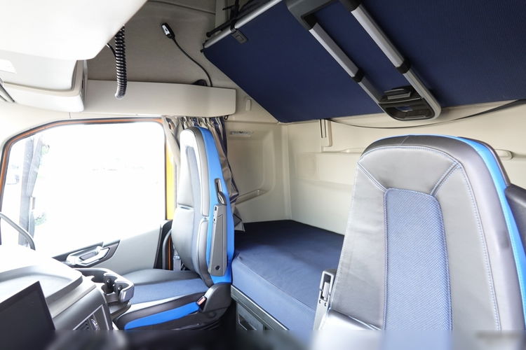 Volvo FH 500 / XXL / PEŁNY ADR / KLIMA POSTOJOWA / ALUSY / SALON POLSKA / PO ZŁOTYM KONTRAKCIE SERWISOWYM zdjęcie 28