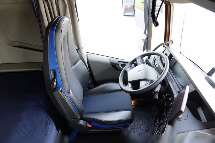 Volvo FH 500 / XXL / PEŁNY ADR / KLIMA POSTOJOWA / ALUSY / SALON POLSKA / PO ZŁOTYM KONTRAKCIE SERWISOWYM zdjęcie 29