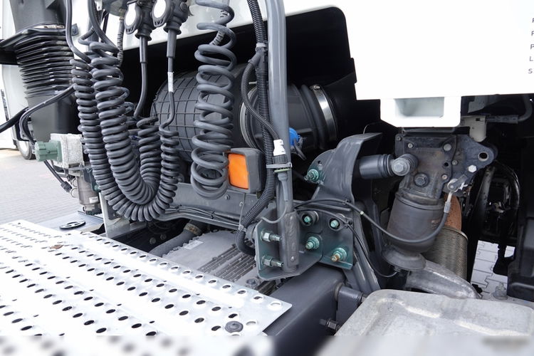 RENAULT T 480 / PEŁNY ADR / RETARDER / 290 tys.km / KLIMA POSTOJOWA / SPROWADZONA / PO KONTRAKTOWA / zdjęcie 19