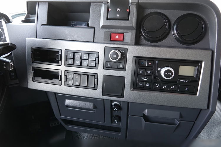 RENAULT T 480 / PEŁNY ADR / RETARDER / 290 tys.km / KLIMA POSTOJOWA / SPROWADZONA / PO KONTRAKTOWA / zdjęcie 34