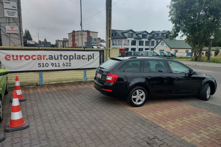 Skoda Octavia 2.0 TDi 150KM Klimatronic Navi zdjęcie 4