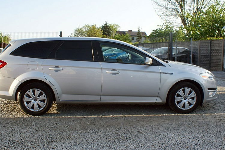 Ford Mondeo zdjęcie 3