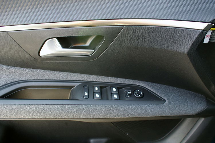 Peugeot 3008 zdjęcie 18