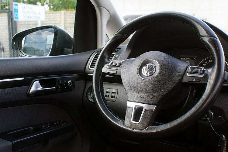 Volkswagen Touran zdjęcie 12