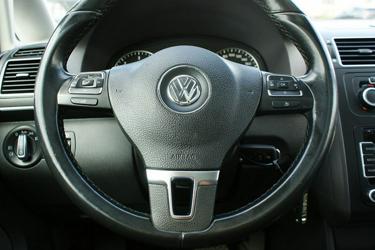 Volkswagen Touran zdjęcie 19