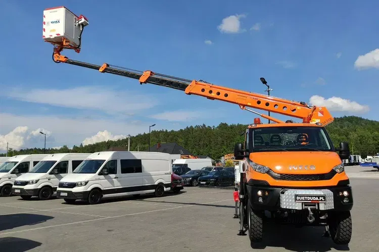 Iveco Daily 55-170 4x4 Zwyżka 20 metrów Bumar WISS PTM-20E Unikat zdjęcie 1