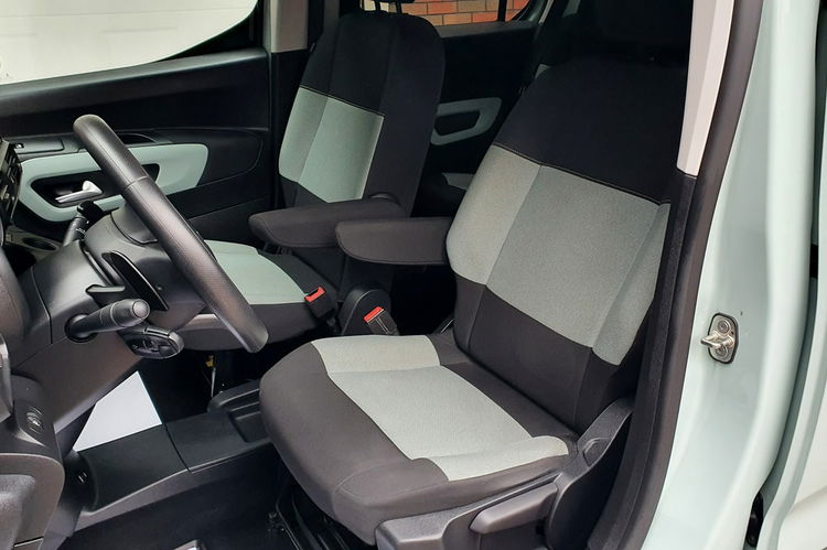 Citroen Berlingo 1.5 BLUEHDI FEEL 130KM AUTOMAT, Salon PL, I WŁ, bogata wersja , F.vat23%, zdjęcie 17