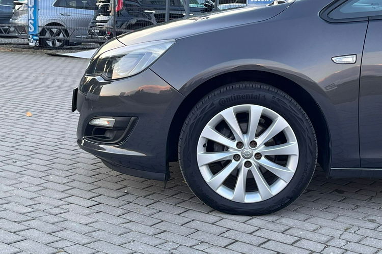 Opel Astra Benzyna Sedan Gwarancja zdjęcie 17