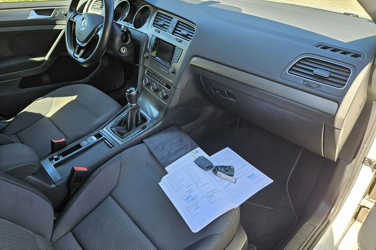 Volkswagen Golf Klimatyzacja / Podgrzewane fotele / Komputer / 4 cylindry zdjęcie 14