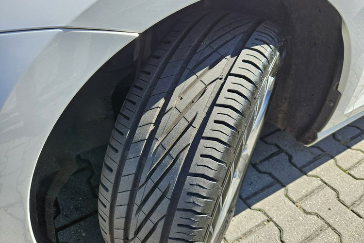 Volkswagen Golf Klimatyzacja / Podgrzewane fotele / Komputer / 4 cylindry zdjęcie 15