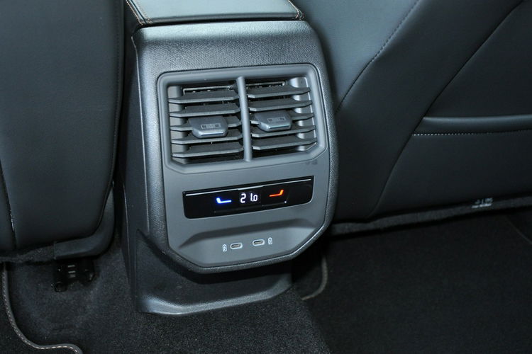 Cupra Formentor 1.5 TSI 150KM DSG Matrix Ambiente Navi Serwis ASO zdjęcie 28