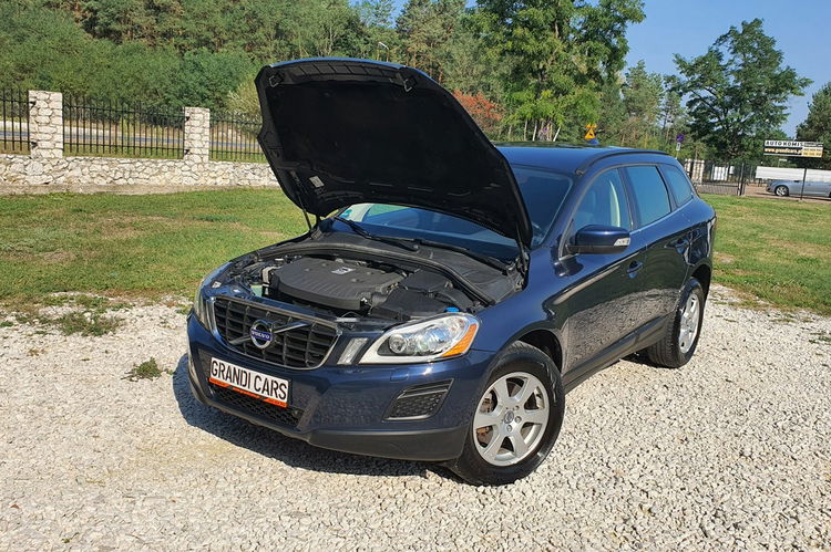 Volvo XC 60 2.0 R5 D4 163KM # Momentum # Navi # Skóra # Serwis do Końca # zdjęcie 30