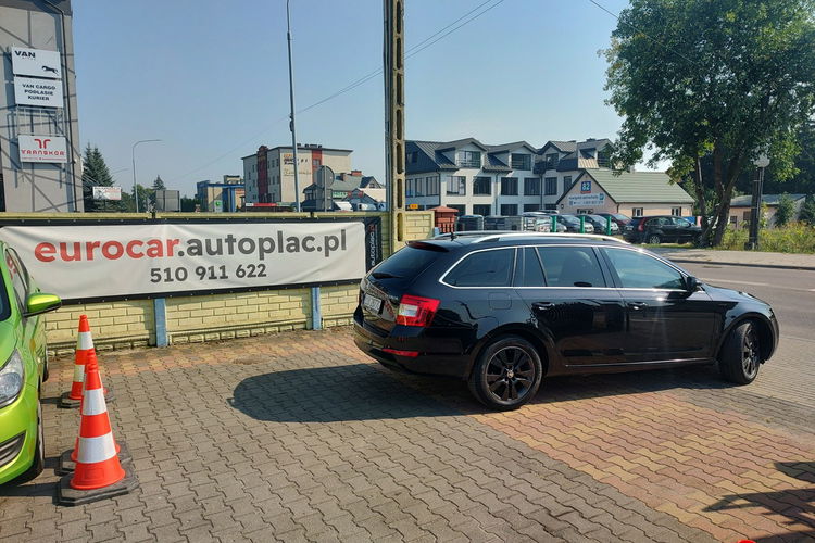 Skoda Octavia 2.0 TDi 150KM Klimatronic Navi zdjęcie 4