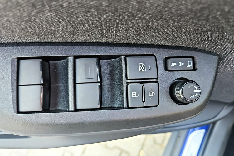 Toyota Yaris Cross 1.5 HSD 116KM 4x4 PREMIERE EDITION, salon Polska, gwarancja, FV23% zdjęcie 19