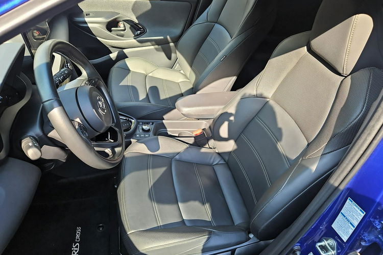 Toyota Yaris Cross 1.5 HSD 116KM 4x4 PREMIERE EDITION, salon Polska, gwarancja, FV23% zdjęcie 25