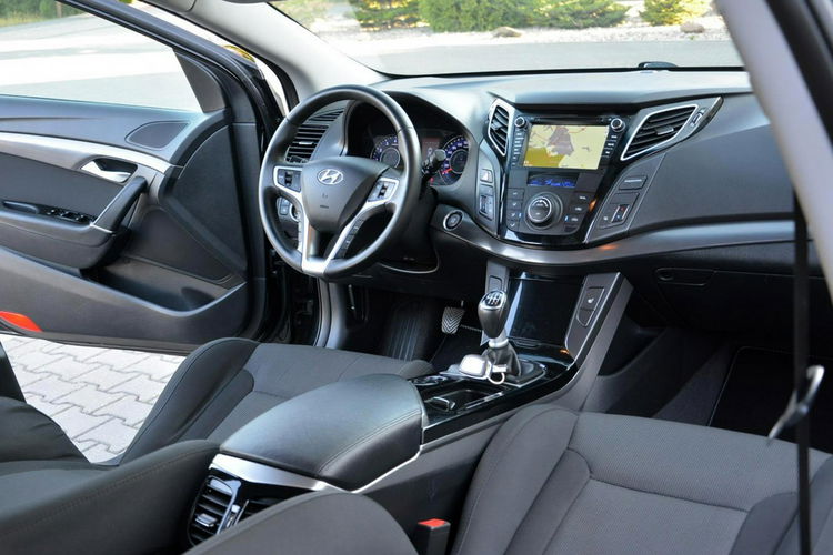 Hyundai i40 1.6(135KM) 12.2013r Xenon Navi Kamera Klimatronic 2xParktr Keyless go zdjęcie 19