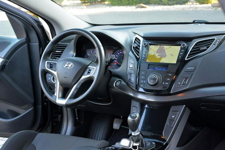 Hyundai i40 1.6(135KM) 12.2013r Xenon Navi Kamera Klimatronic 2xParktr Keyless go zdjęcie 20