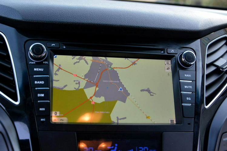 Hyundai i40 1.6(135KM) 12.2013r Xenon Navi Kamera Klimatronic 2xParktr Keyless go zdjęcie 26