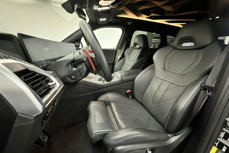 BMW XM Grzane i Wentylowane Fotele z Masażem Bowers Zawieszenie M Iconic Glow zdjęcie 17
