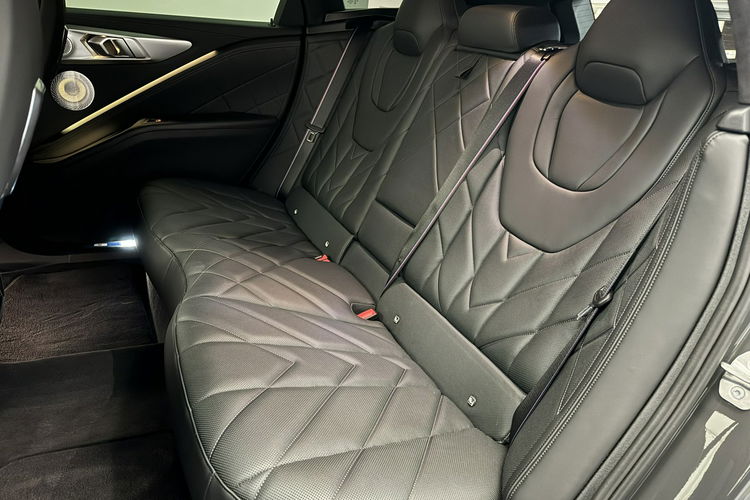 BMW XM Grzane i Wentylowane Fotele z Masażem Bowers Zawieszenie M Iconic Glow zdjęcie 27