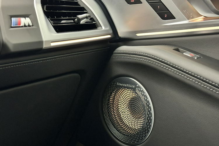 BMW XM Grzane i Wentylowane Fotele z Masażem Bowers Zawieszenie M Iconic Glow zdjęcie 34