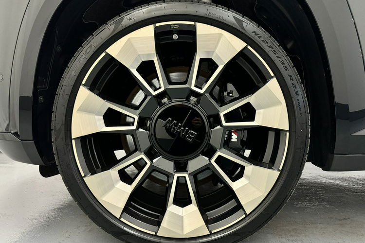 BMW XM Grzane i Wentylowane Fotele z Masażem Bowers Zawieszenie M Iconic Glow zdjęcie 9