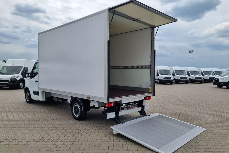 Renault Master 99999zł NETTO Kontener 8 ePAL 2.3 dCI/131KM zdjęcie 11