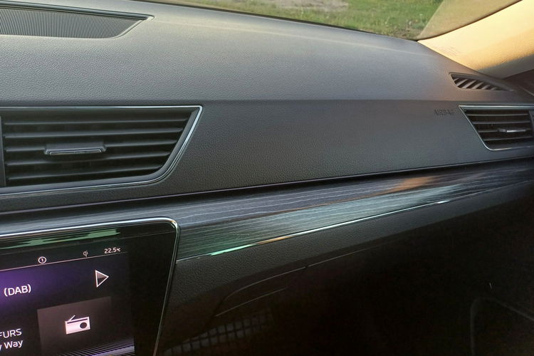 Skoda Superb Hybryda Plug In 218KM Bezwypadkowy zdjęcie 12