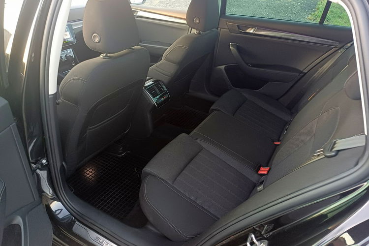 Skoda Superb Hybryda Plug In 218KM Bezwypadkowy zdjęcie 8