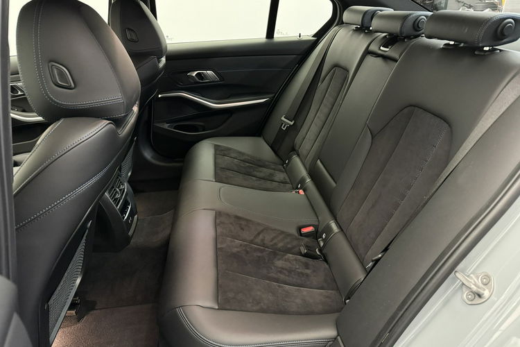 BMW 320 320d xDrive MPakiet Grzane Fotele Tempomat Dostęp Komfort Widescreen zdjęcie 17