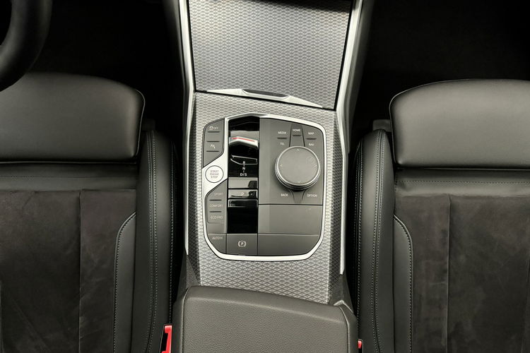 BMW 320 320d xDrive MPakiet Grzane Fotele Tempomat Dostęp Komfort Widescreen zdjęcie 22