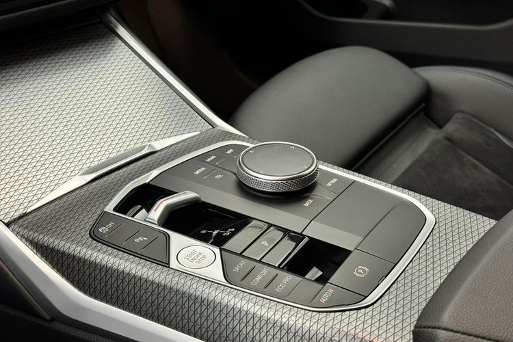 BMW 320 320d xDrive MPakiet Grzane Fotele Tempomat Dostęp Komfort Widescreen zdjęcie 26
