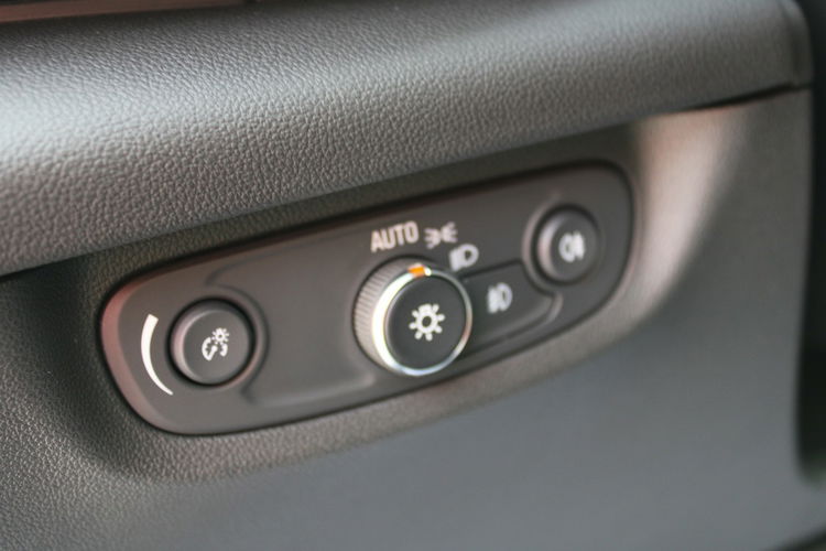 Opel Insignia 2.0 T Business Elegance S&S 200HP F-vat Gwarancja zdjęcie 17