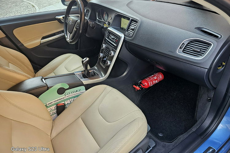 Volvo V60 2.0 Diesel148 Tys.Km Kremowe Skóry Momentum zdjęcie 10