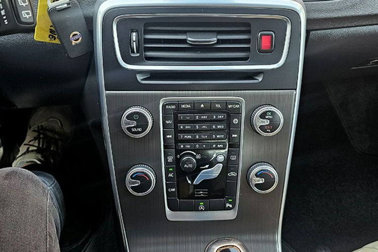 Volvo V60 2.0 Diesel148 Tys.Km Kremowe Skóry Momentum zdjęcie 17