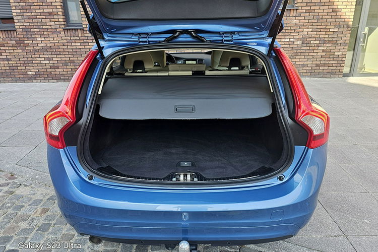 Volvo V60 2.0 Diesel148 Tys.Km Kremowe Skóry Momentum zdjęcie 23
