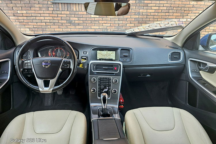 Volvo V60 2.0 Diesel148 Tys.Km Kremowe Skóry Momentum zdjęcie 8