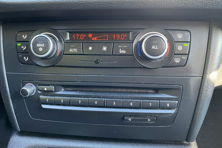 BMW X1 zadbane serwisowane zdjęcie 17