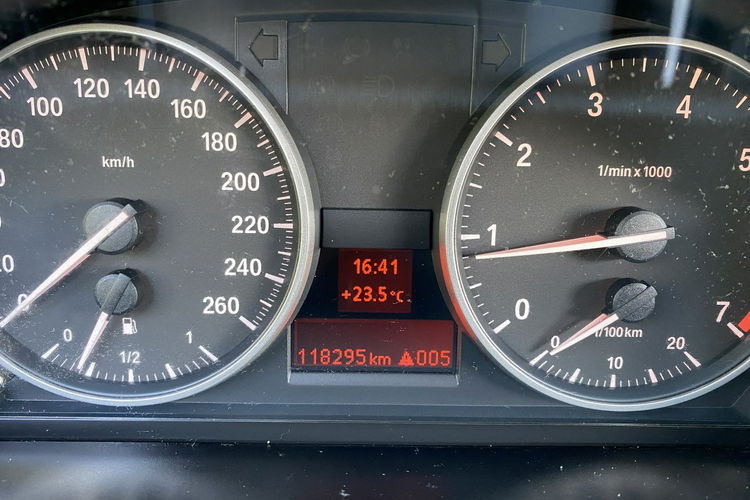 BMW X1 zadbane serwisowane zdjęcie 25