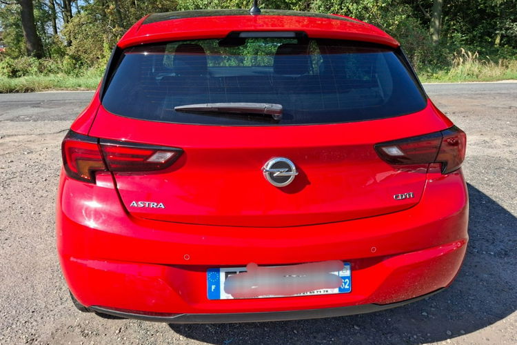 Opel Astra 1.6 CDTI Black Edition zdjęcie 3