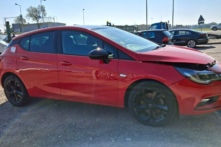 Opel Astra 1.6 CDTI Black Edition zdjęcie 5