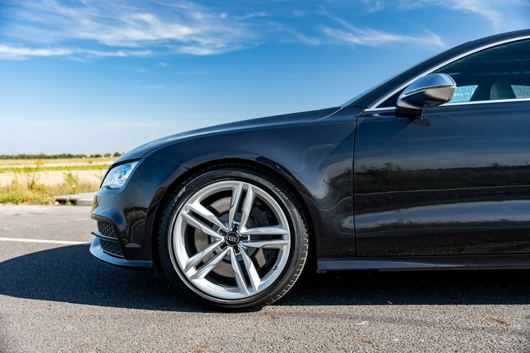 Audi S7 4.0L V8 / 520KM / Bogate wyposażenie / Regularne przeglądy zdjęcie 15