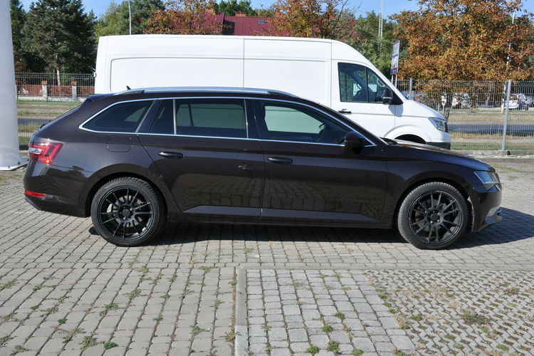 Skoda Superb 2.0TDI 4x4 DSG 190KM El.Klapa Podgrz.Szyba Serwis SalonPL AppConnect zdjęcie 6