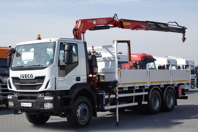 samochód ciężarowy Iveco zdjęcie 1