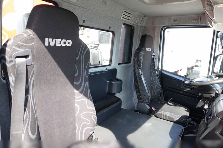 Iveco TRAKKER 360 / 6x4 / SKRZYNIOWY- 6, 5 M + HDS FASSI F 135 / HDS ZA KABINĄ / STEROWANIE RADIOWE  / EURO 5 EEV  zdjęcie 44