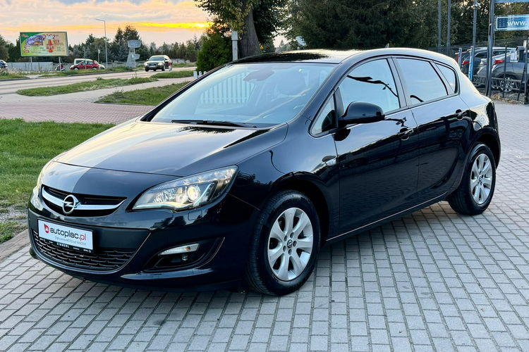 Opel Astra Benzyna LIFT Xenon zdjęcie 11