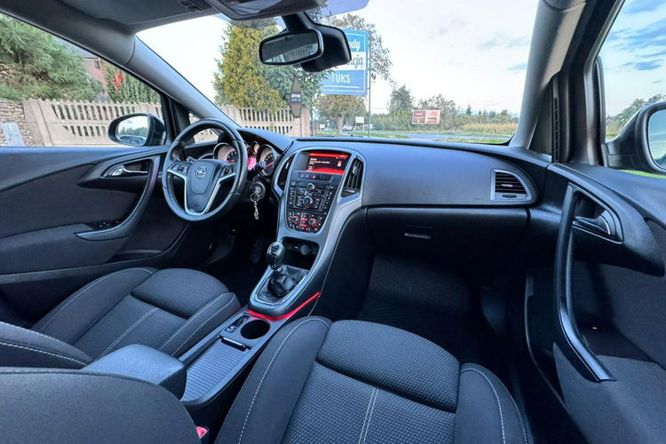 Opel Astra Benzyna LIFT Xenon zdjęcie 24