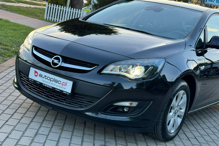 Opel Astra Benzyna LIFT Xenon zdjęcie 3